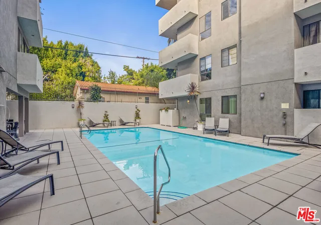 Homes for sale in Los Angeles, CA | 12115 San Vicente Boulevard, Los Angeles, CA 90049 | Houzeo