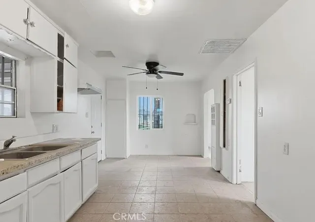 3rd image of 2403 S I, Bakersfield, CA 93304 | MLS# IV26106767