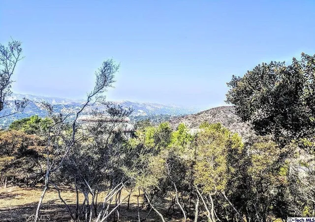 5th image of 27 Sister Elsie Dr, Tujunga, CA 91042 | MLS# HD26106830