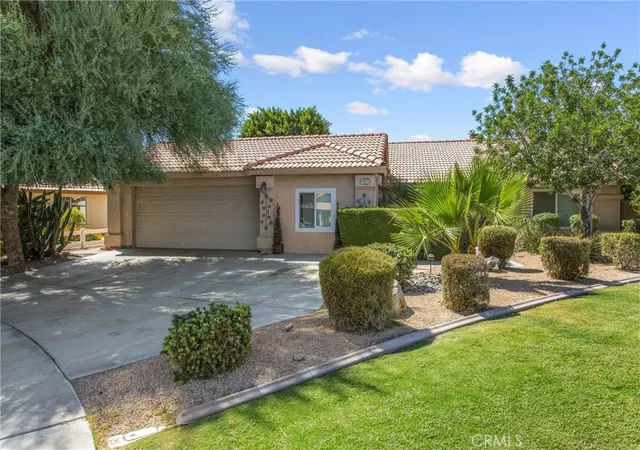 Photo 2 of Single family home for sale at 44525 Saffron Ct, La Quinta, CA 92253 | MLS# IG26106643 | Listing updated on 2026-09-22