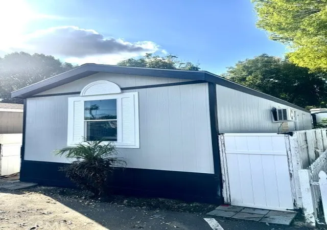 Homes for sale in Long Beach, CA | 400 E Arbor St E #502, Long Beach, CA 90805 | MLS# DW26106098