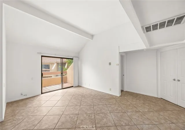 Listing Photo 5 - Condo for sale in building located at 1400 W Edgehill Rd, San Bernardino, CA 92405 - Unit #80