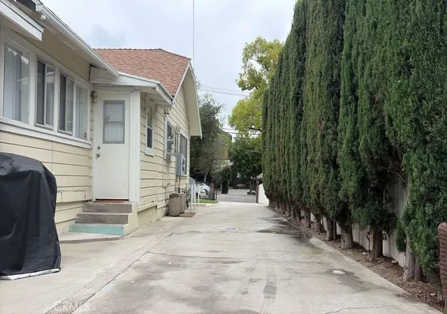 Photo 4 of House for sale at 67 N Oak, Pasadena, CA 91107 | MLS# WS26105069 | Listing updated on 2026-06-05
