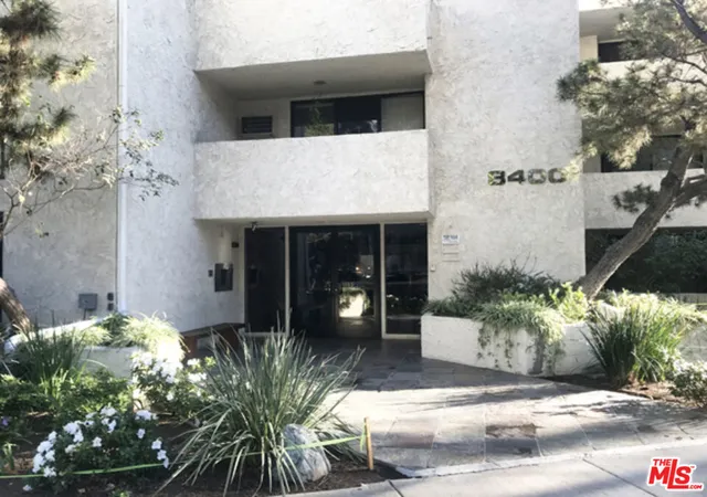 Photo 1 of Condo for sale at 8400 De Longpre Ave #104, West Hollywood, CA 90069 | MLS# 26833783 | Listing updated on 2026-10-09