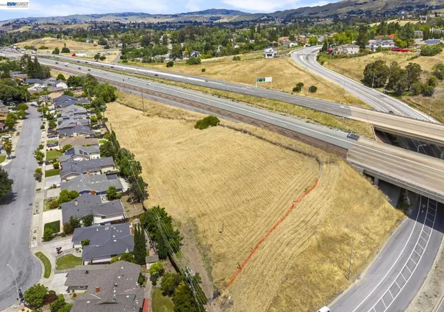 3rd image of E Warren Ave, Fremont, CA 94539 | MLS# 41135078