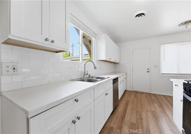 Photo 4 of Sale Pending at 7738 Farralone, Canoga Park, CA 91304 | MLS# OC26104138 | Listing updated on 2026-10-04
