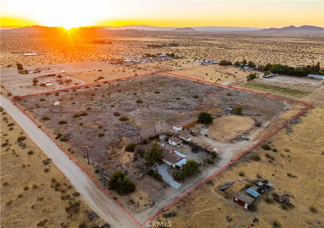 2nd image of 20539 E Avenue R, Palmdale, CA 93591 | MLS# SR26106947