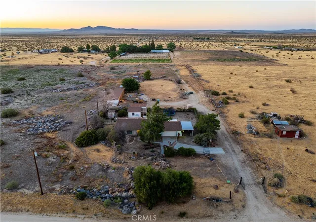 3rd image of 20539 E Avenue R, Palmdale, CA 93591 | MLS# SR26106947