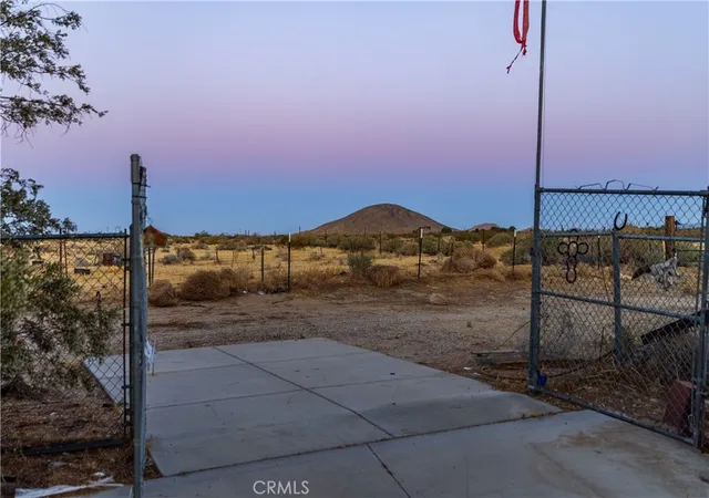 4th image of 20539 E Avenue R, Palmdale, CA 93591 | MLS# SR26106947