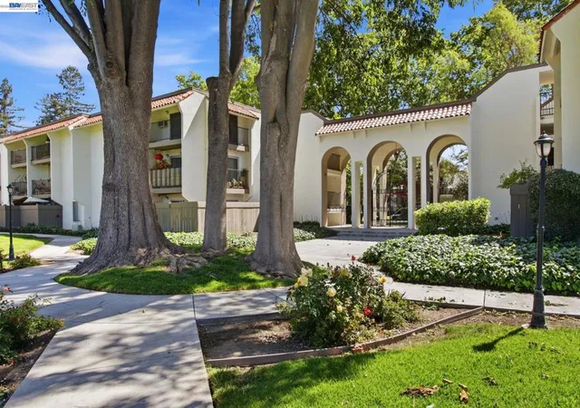 2nd image of 1720 Halford Ave, Santa Clara, CA 95051