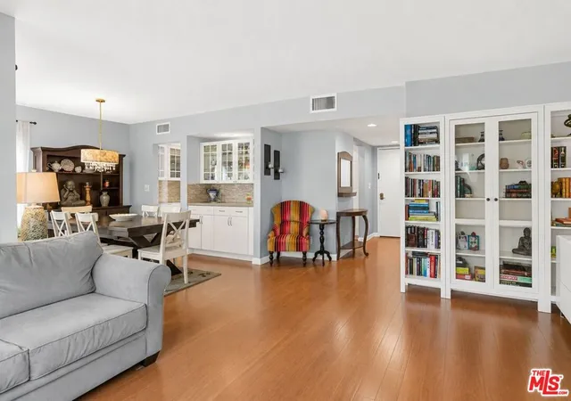 2nd image of 441 E San Jose Ave #209, Burbank, CA 91501 | MLS# 26834713