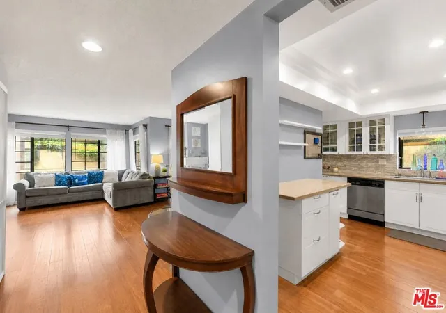3rd image of 441 E San Jose Ave, Burbank, CA 91501