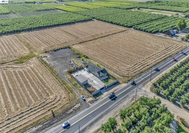 2nd image of 5825 Geer Rd, Hughson, CA 95326 | MLS# 41135095