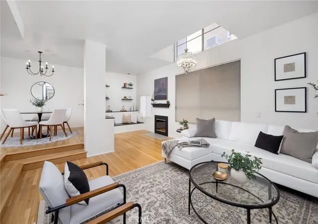 1st image of 520 S Barrington Ave #116, Los Angeles, CA 90049 | MLS# AR26092248