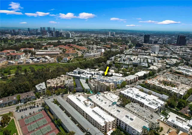2nd image of 520 S Barrington Ave, Los Angeles, CA 90049