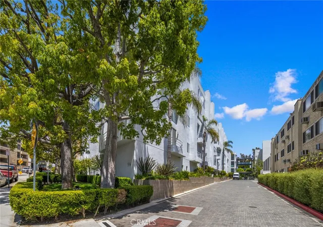 5th image of 520 S Barrington Ave, Los Angeles, CA 90049