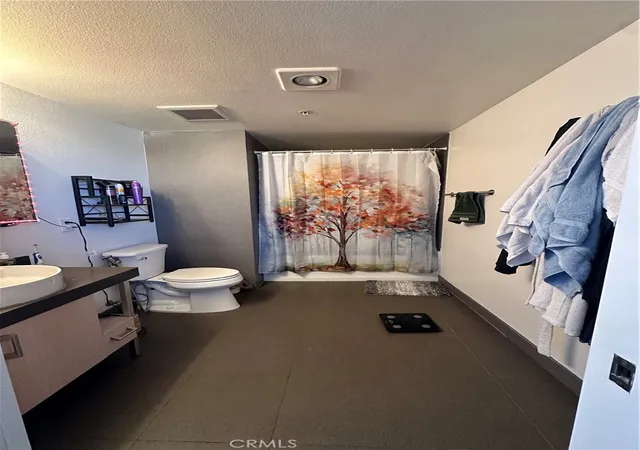 2nd image of 1234 Wilshire Apartments, Los Angeles, CA 90017