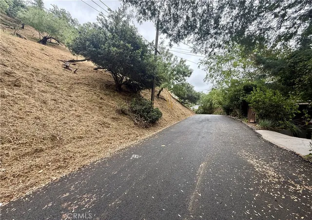 5th image of 848 Ganymede Dr, Los Angeles, CA 90065 | MLS# AR26103816