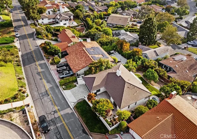 Photo 4 of Single family home for sale at 1629 Via Zurita, Palos Verdes Estates, CA 90274 | MLS# OC26107387 | Listing updated on 2026-09-11