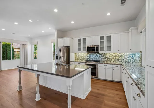 Listing Photo 1 - Condo for sale in building located at 3935 Via Amalfi, Palm Desert, CA 92260