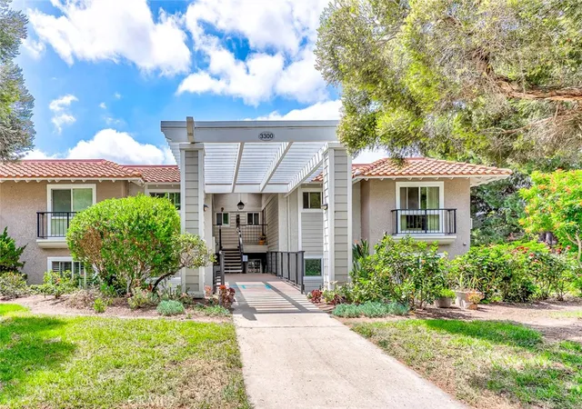 2nd image of 3300 Via Carrizo, Laguna Woods, CA 92637