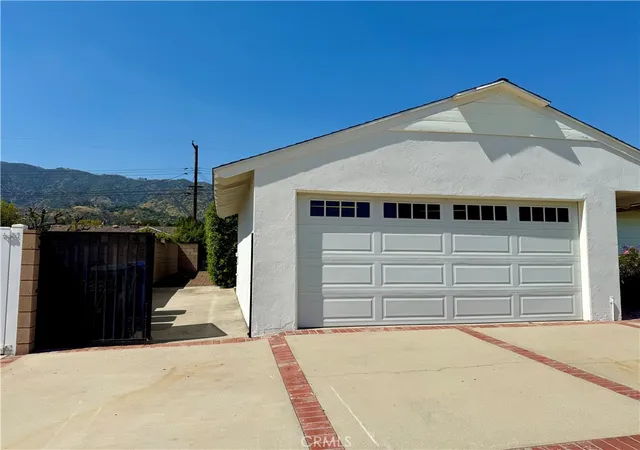 Photo 3 of Single family home for sale at 543 E Comstock, Glendora, CA 91741 | MLS# OC26107648 | Listing updated on 2026-09-29