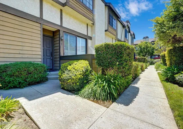 1st image of 21209 Lassen St #4, Los Angeles, CA 91311 | MLS# P1-27199