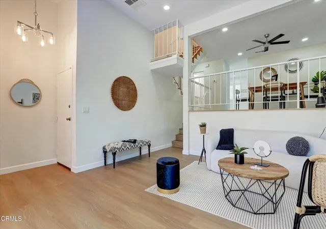 5th image of 21209 Lassen St #4, Los Angeles, CA 91311 | MLS# P1-27199