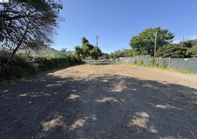 Homes for sale in Richmond, CA | 1 St Ne 1 Street, Richmond, CA 94801 | MLS# 41135135