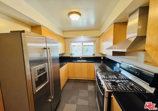 Homes for sale in Santa Monica, CA | 912 6Th St, Santa Monica, CA 90403