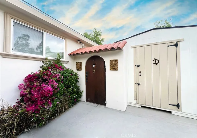 Photo 3 of Manufactured home for sale at 23777 Mulholland Hwy Spc 35, Calabasas, CA 91302 | MLS# SR26107680 | Listing updated on 2026-09-06
