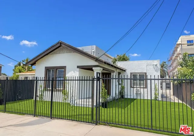 Homes for sale in Los Angeles, CA | 1109 Exposition Blvd, Los Angeles, CA 90007 | MLS# 26835377