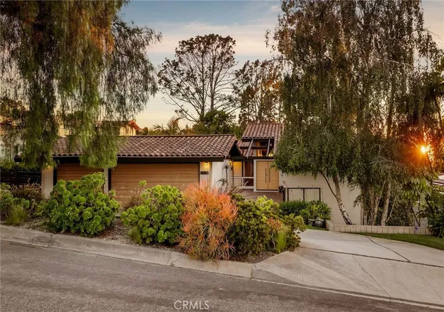 Homes for sale in Palos Verdes Estates, CA | 1405 Via Gabriel, Palos Verdes Estates, CA 90274 | MLS# PV26102549