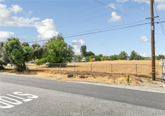 10th image of 18438 Hawthorne, Bloomington, CA 92316 | MLS# CV26105027