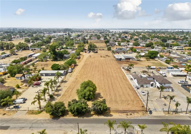 1st image of 18438 Hawthorne, Bloomington, CA 92316 | MLS# CV26105027