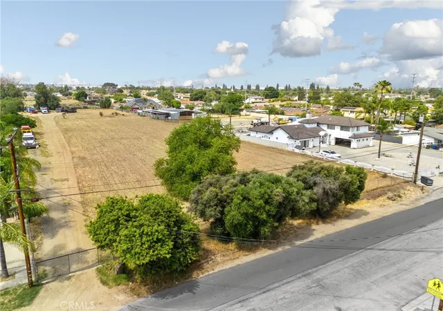 2nd image of 18438 Hawthorne, Bloomington, CA 92316 | MLS# CV26105027