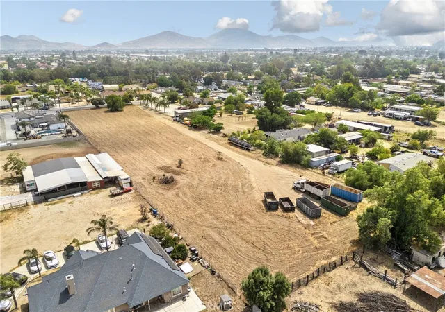 3rd image of 18438 Hawthorne, Bloomington, CA 92316 | MLS# CV26105027