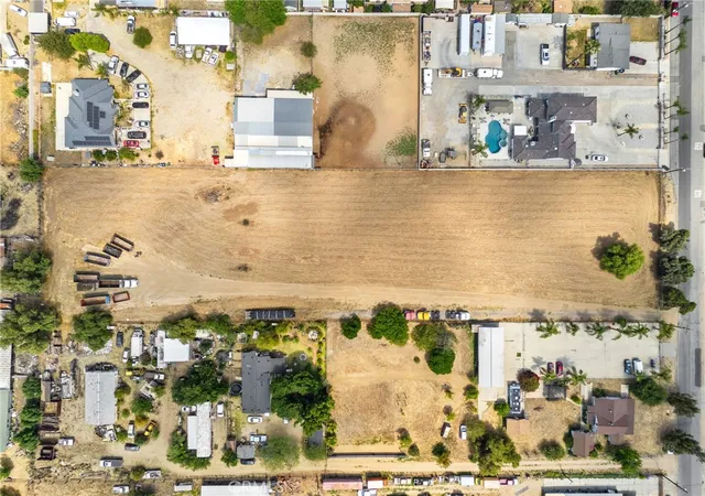 4th image of 18438 Hawthorne, Bloomington, CA 92316 | MLS# CV26105027