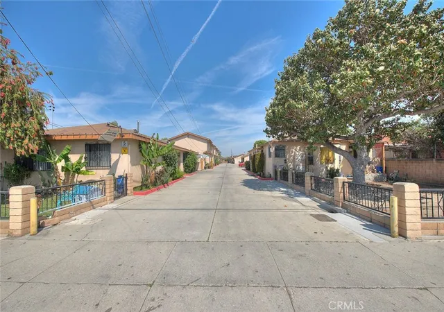 Photo 2 of Single family home for sale at 4863 Elizabeth St, Cudahy, CA 90201 | MLS# IV26067743 | Listing updated on 2026-06-17
