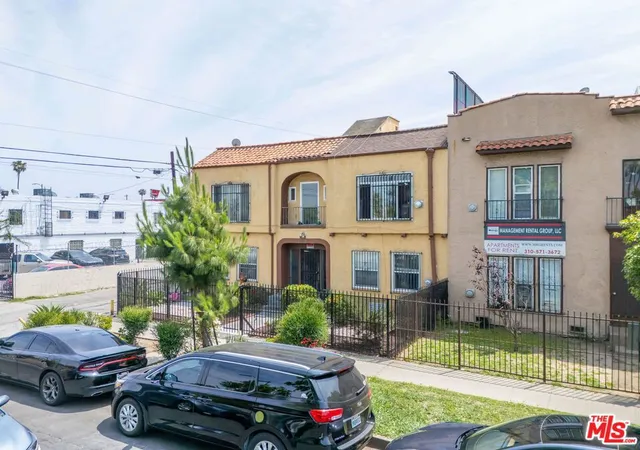 3rd image of 1014 W 57Th St, Los Angeles, CA 90037 | MLS# 26835457