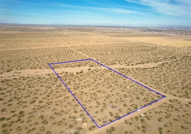3rd image of 8 Maricopa Rd, Victorville, CA 92392 | MLS# HD26107786