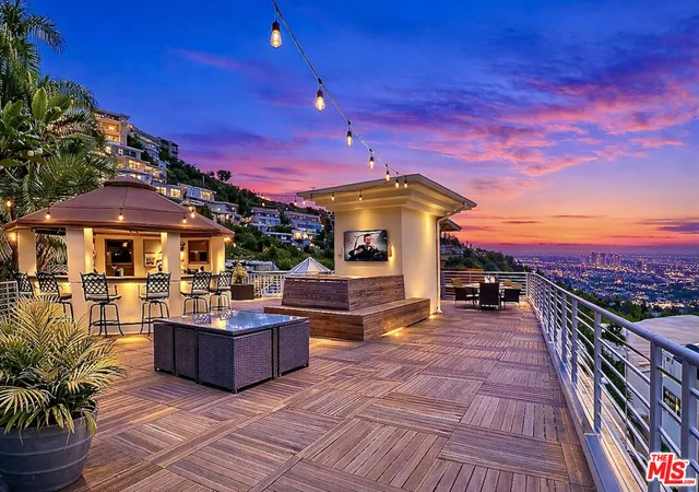 1st image of 8835 Evanview Dr, Los Angeles, CA 90069 | MLS# 26835429