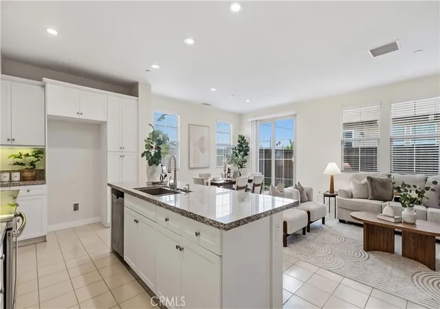 Listing Photo 4 - Condo for sale in building located at 291 E Arrow, Glendora, CA 91740 - Unit #17