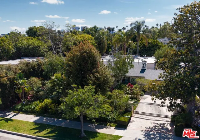 Homes for sale in Beverly Hills, CA | 521 N Rexford Dr, Beverly Hills, CA 90210 | MLS# 26834771
