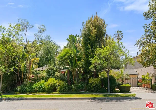 Homes for sale in Beverly Hills, CA | 521 N Rexford Dr, Beverly Hills, CA 90210 | MLS# 26834771