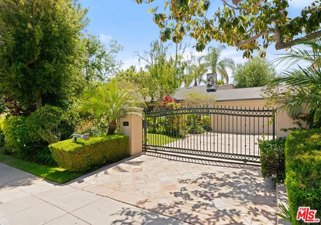 Homes for sale in Beverly Hills, CA | 521 N Rexford Dr, Beverly Hills, CA 90210 | MLS# 26834771