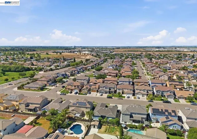 18th image of 530 Seaport Village Dr, Livingston, CA 95334 | MLS# 41135159