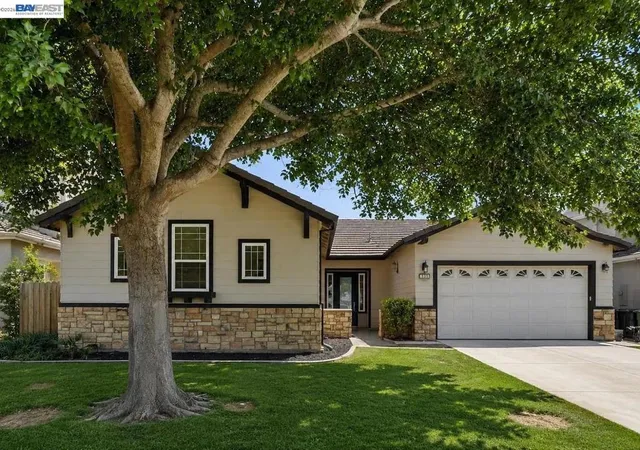2nd image of 530 Seaport Village Dr, Livingston, CA 95334 | MLS# 41135159