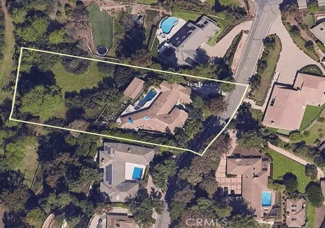 Photo 4 of Single family home for sale at 14 Georgeff, Rolling Hills, CA 90274 | MLS# PV26107296 | Listing updated on 2026-10-07