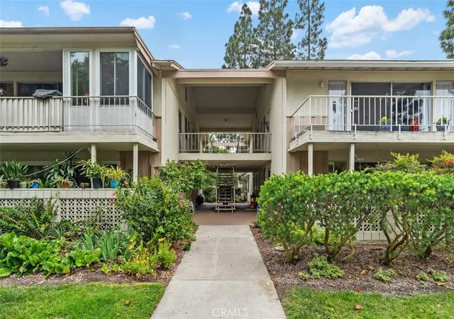 2nd image of 100 Via Estrada #O, Laguna Woods, CA 92637 | MLS# OC26107555